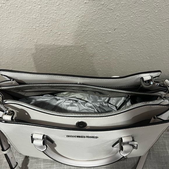 Purse - Picture 3 of 3